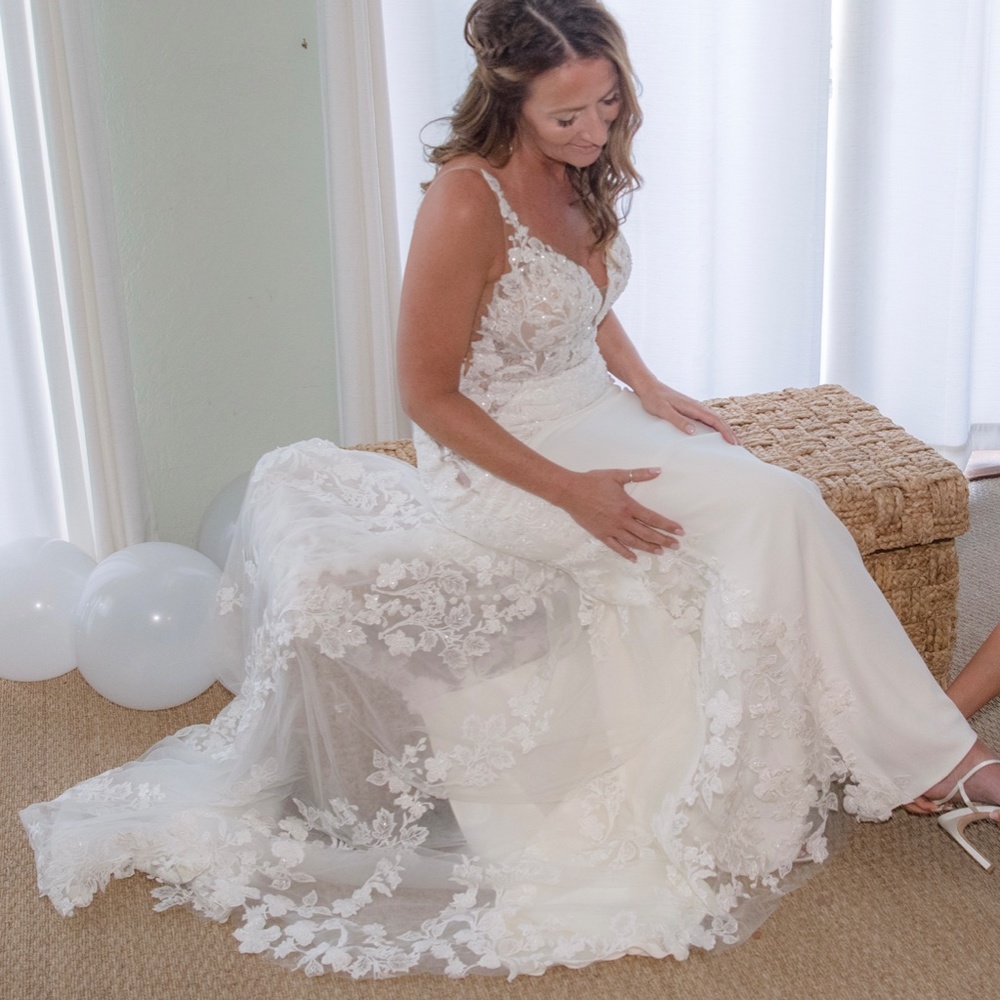 Wedding Dress, Martina Liana 1059, Ivory, Size 6